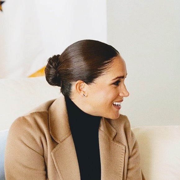 NEW Gold-Plated 925 Sterling Silver Asymmetrical CZ Bar Studs Inspired Style - Picture 8 of 13